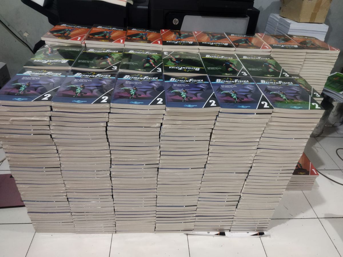 Betmen Fisika - buku ajar fisika sekolah series 1-3